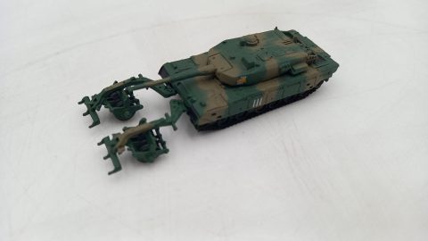 Trumpeter Japan Type 90 Tank MBT with mine roller 1/144, misure 8x2,5 cm, senza scatola originale