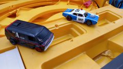 Tyco pista elettrica The A-team, sviluppo di 3,71 metri, macchinine da rivedere, funzionante tutta l'elettronica e solo il furgone A-team, scatola usurata - foto 3