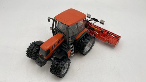 Universal Hobbies Terrion ATM 3180 con Erpice Rotante Maschio Aquila Rapido 6000 1/32 senza scatola originale