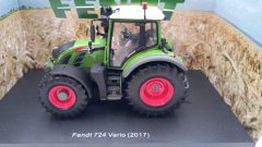 Universal Hobbies Fendt 724 Vario 2017 1/32 - foto 2