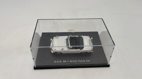Universal Hobbies MGB MK II British police car 1/43 senza scatola originale