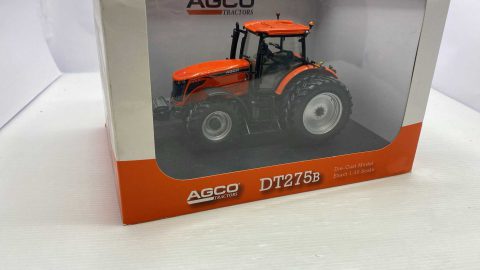 Universal Hobbies AGCO Tractors DT275B trattore 1/32