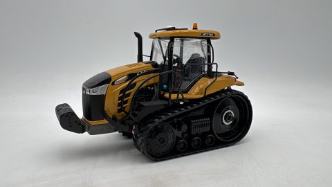 USK Scalemodels Trattore cingolato Challenger MT775E 1/32, senza scatola originale