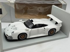 UT Models Porsche 911 GT 1 1996 1/18 Confezione Lievemente usurata - scala 1:18