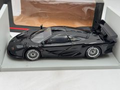 UT Models McLaren F1 GTR Road Car 1997 1/18 Scatola Lievemente Usurata - scala 1:18