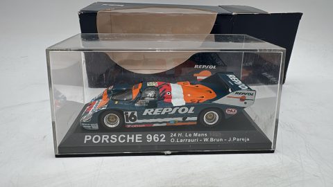 Vitesse Porsche 962 le mans 1989 1/43, scatola usurata