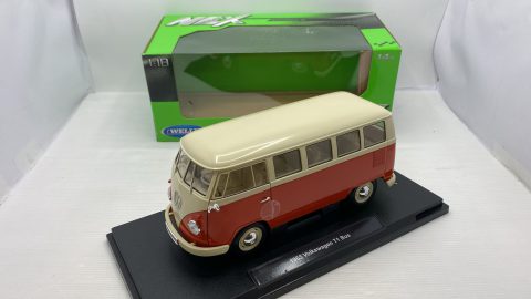 Welly Volkswagen T1 Bus 1963 1/18