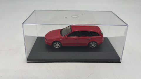 Welly Alfa Romeo 159 Sportwagon 1/43 senza scatola