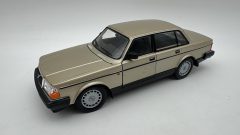 Welly Volvo 240 CL 1/24,  senza scatola originale - scala 1:24