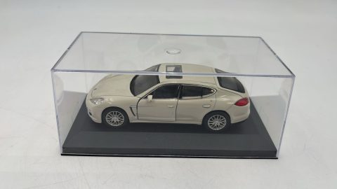 Welly Porsche Panamera S 1/43 senza scatola