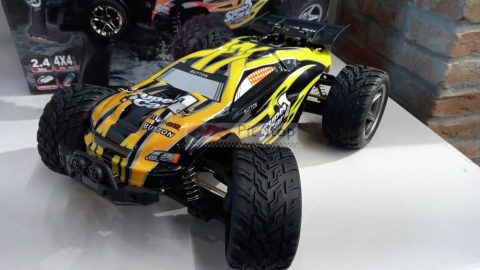 WL Toys auto radiocomandata Truggy 1/12, motore a spazzole, 4 ruote motrici, radio in 2,4 ghz, completa di tutto