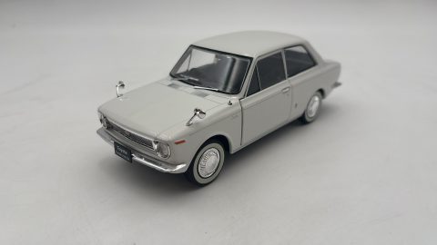 Toyota Corolla 1100 DX 1/24 senza scatola originale