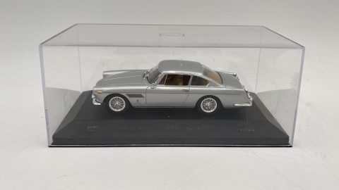 Ferrari 250 GTE 2+2 1/43 senza scatola originale