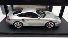 GT Spirit Porsche 911 (996) Turbo 2001 1/18 - foto 6