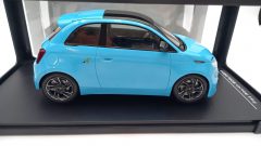 IXO Fiat Abarth 500e 2024 1/18 - foto 5