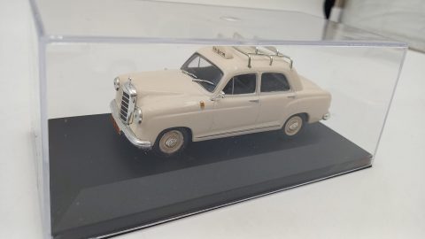 Mercedes 180D Taxi Tel Aviv 1962 1/43