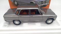 Laudoracing Alfa Romeo Giulia Super 1969 1/18 - foto 5