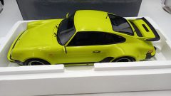 Minichamps Porsche 911 Turbo 1977 1/12 - foto 3