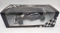 Minichamps Sauber Mercedes C13 H.H. Frentzen 1/18, confezione lievemente usurata - foto 5