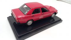 Metro Mercedes 190E 1983 1/24, mancante stemma cofano, senza scatola originale - foto 2