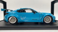 Solido Toyota GR86 with Liberty Walk Body Kit 2024 1/18 - foto 4