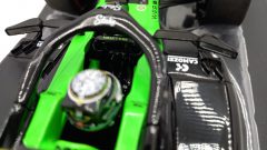 Solido Kick Sauber F1 Team C44 Zhou Bahrain GP 2024 1/18 - foto 7