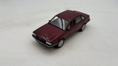 Welly Volkswagen Santana 1/24 senza scatola originale