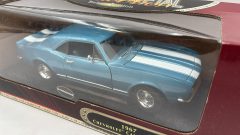Yat Ming Chevrolet Camaro Z28 1967 1/18 - foto 2